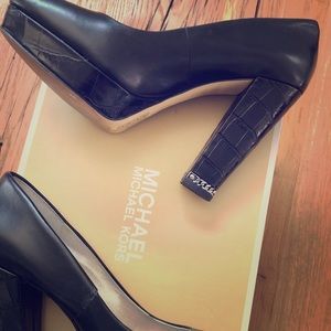 Michael Kors Black Sabrina Pump Leather size 8.5